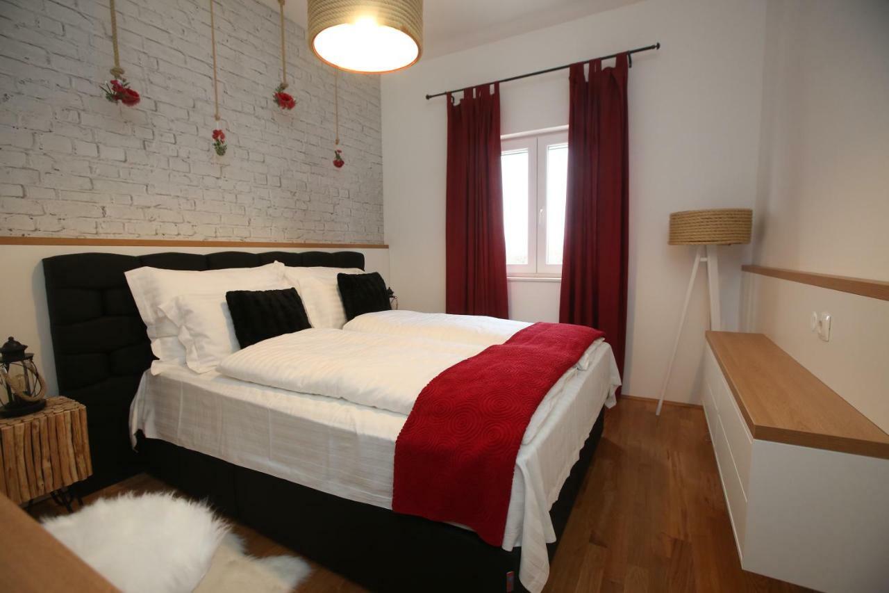 Апартаменты Apartman Delux Brkic Лозовац Экстерьер фото