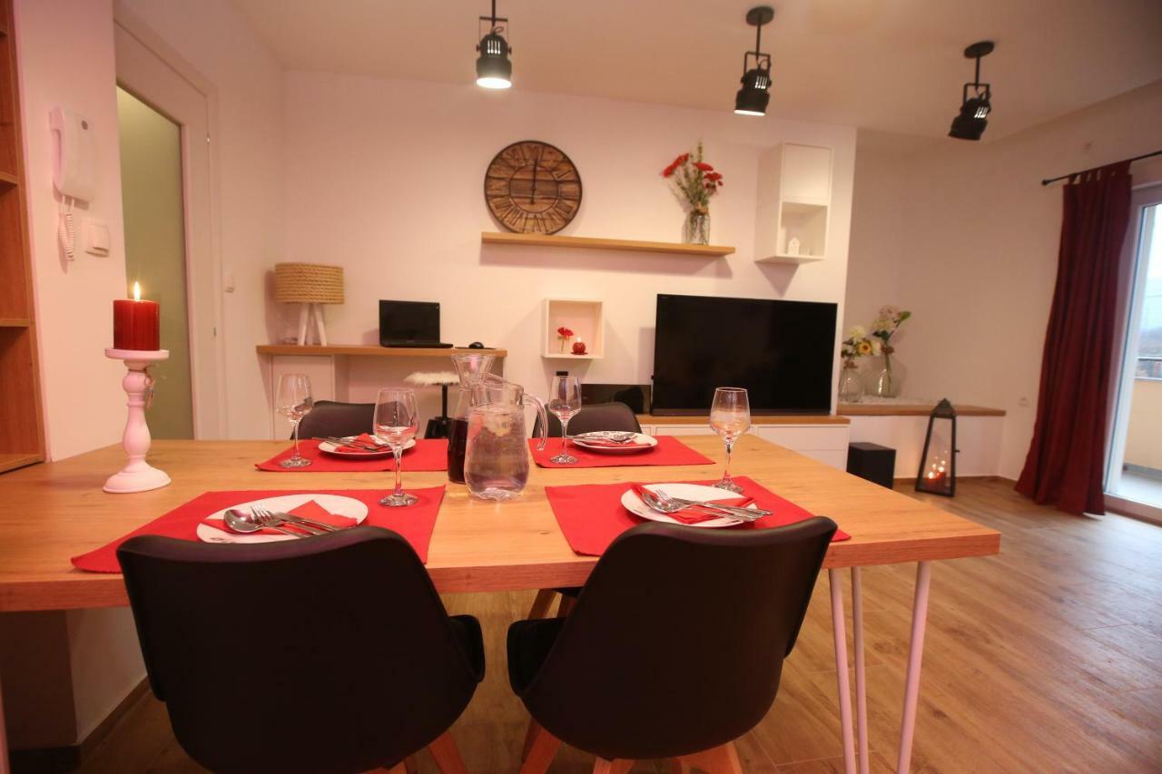 Апартаменты Apartman Delux Brkic Лозовац Экстерьер фото