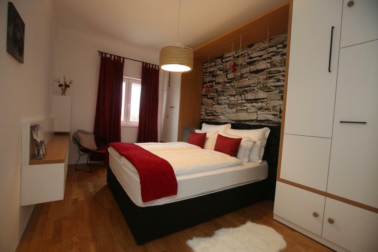 Апартаменты Apartman Delux Brkic Лозовац Экстерьер фото